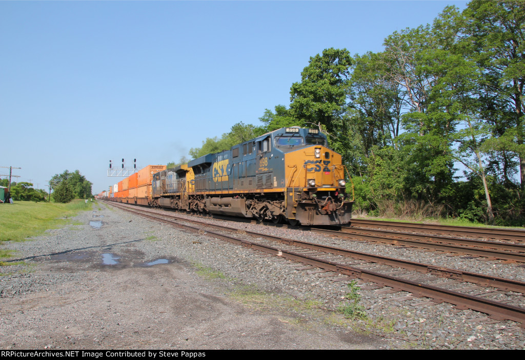 CSX 898 and 351 coming through Westfield New York